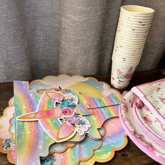 Unicorn Party Supplies Set - Pink and White - Picture 4 of 16